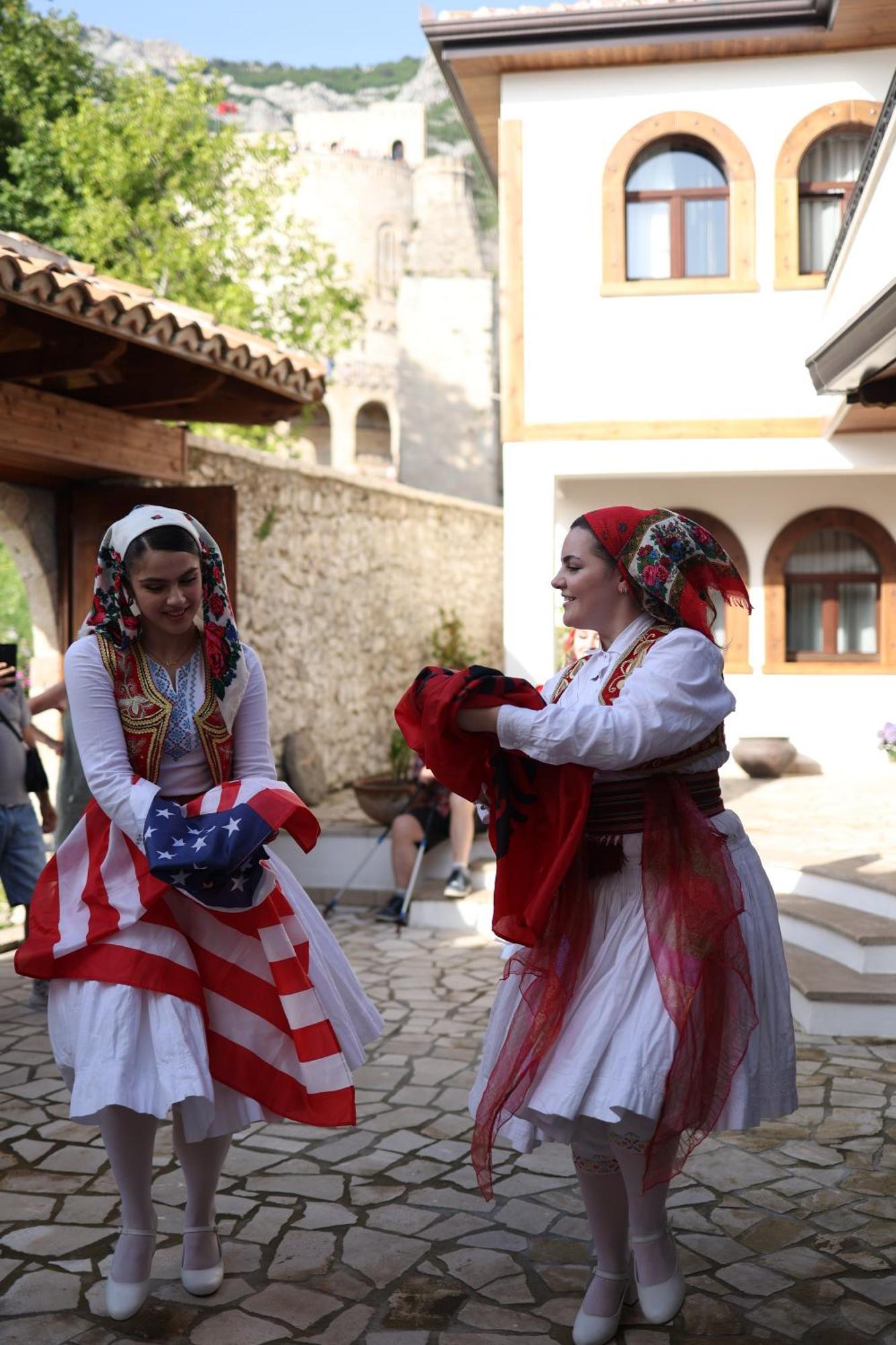 Kruja Albergo Diffuso , Inside Kruja Castle Buitenkant foto